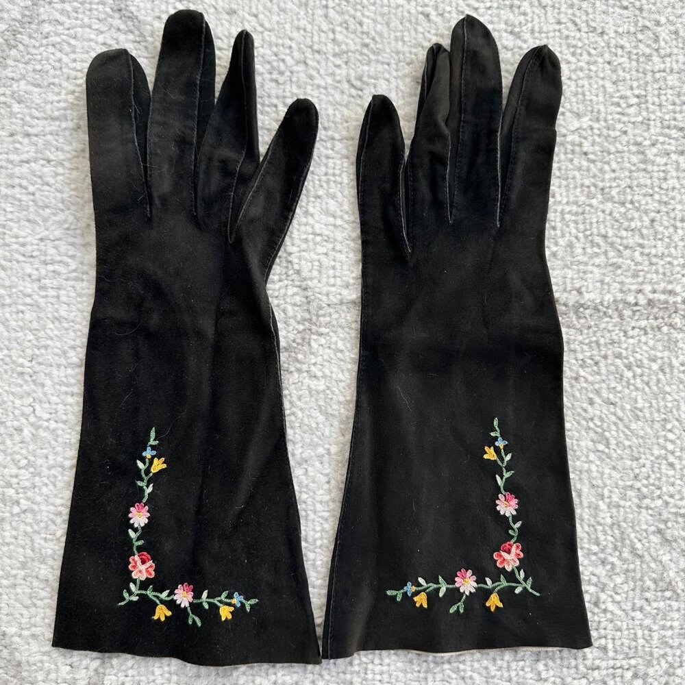 Vintage 60s/70s Beauvais Hand-Embroidered Suede Gloves Aux Galeries Lafayette